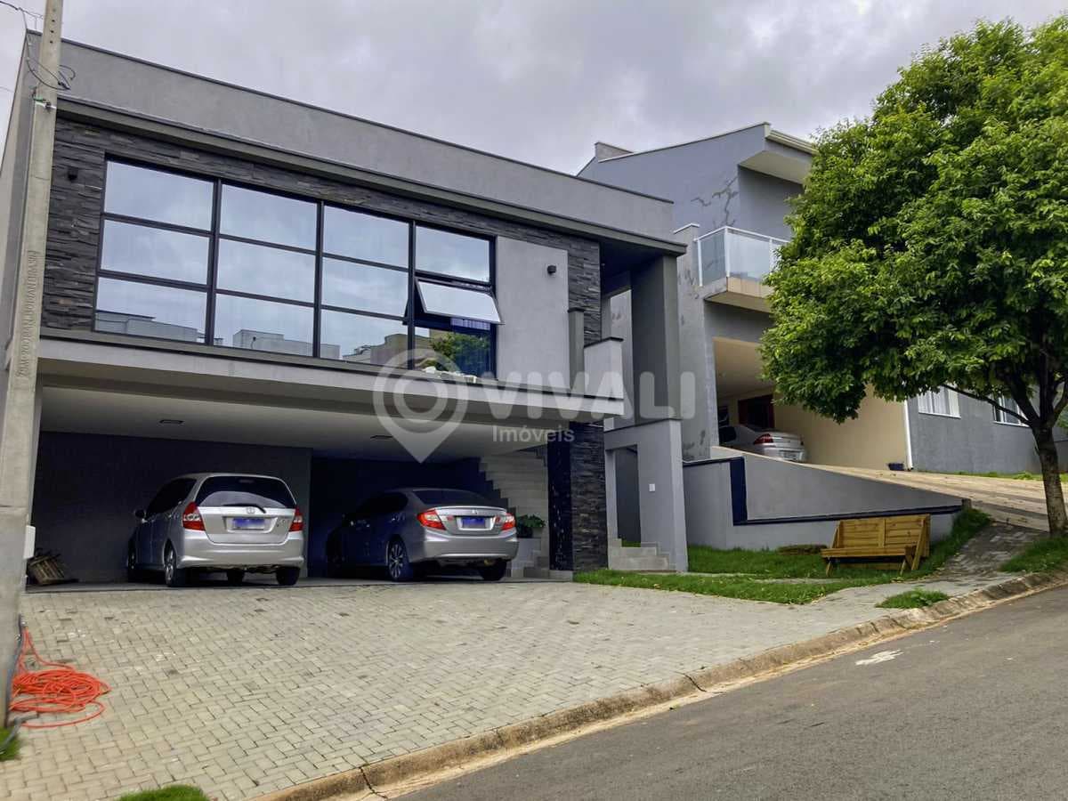 Casa em Condomínio com 3 suítes no Residencial Madre Maria Vilac