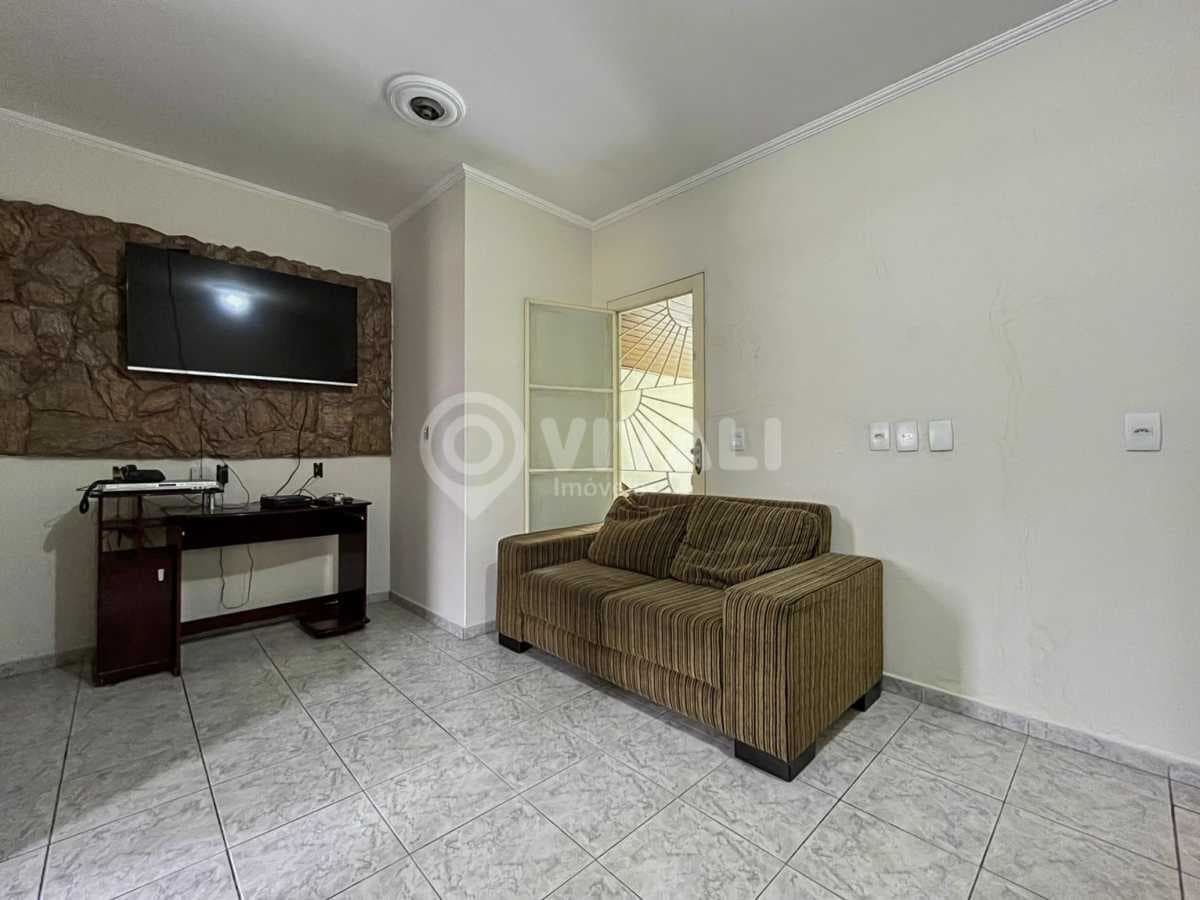 Casa de rua com 2 quartos no Cidade Jardim — foto 2