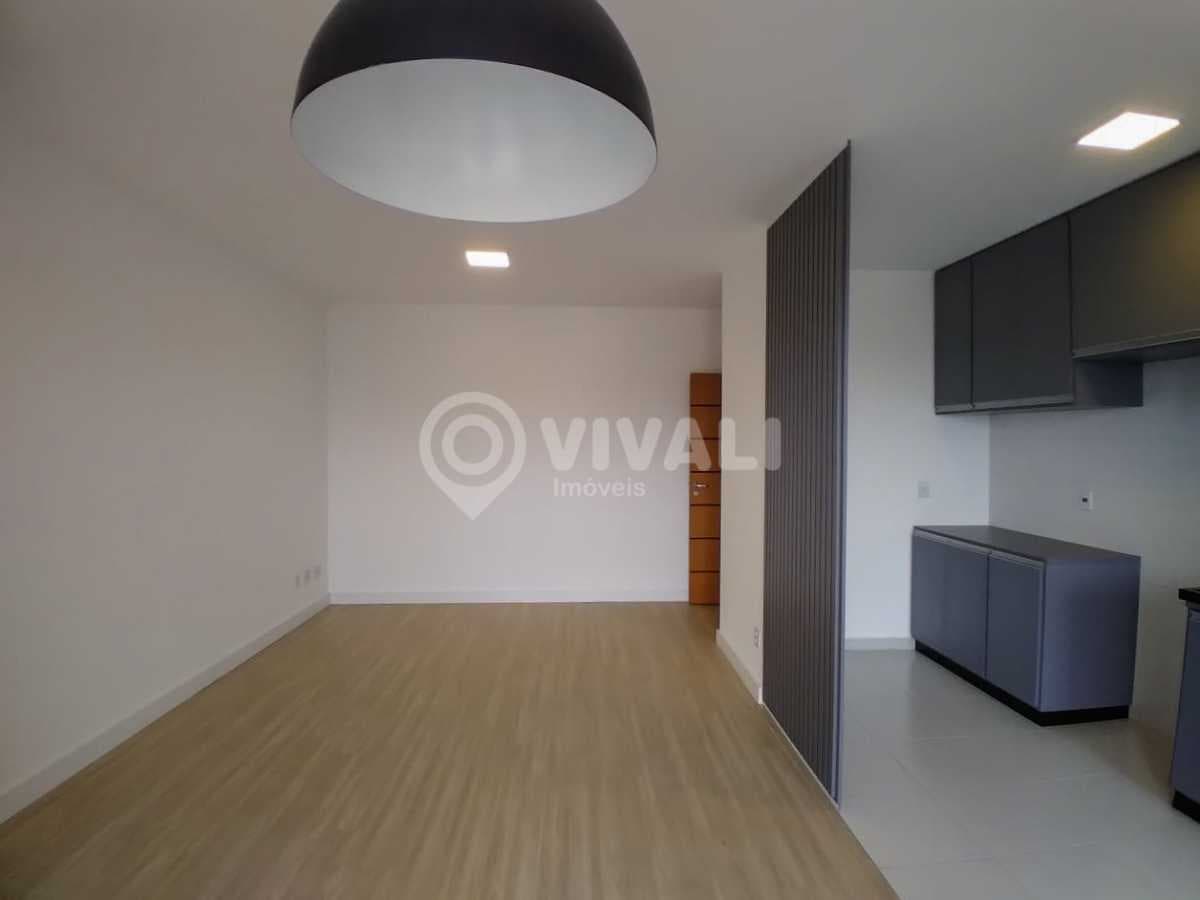Apartamento com 1 suíte no Condomínio Praxx Residencial
