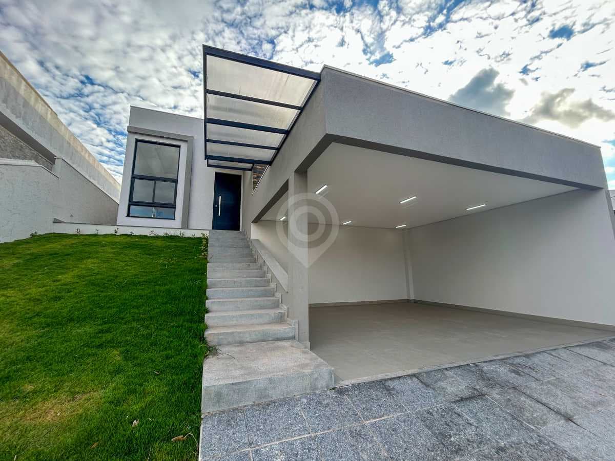 Casa em Condomínio com 3 suítes no Residencial Fazenda Santa Rosa - Fase 1