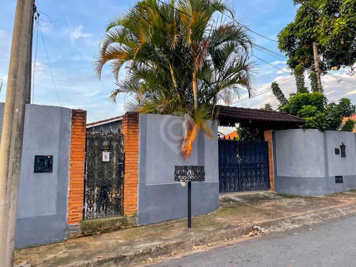 Casa de rua com 3 quartos no Parque San Francisco — foto 2