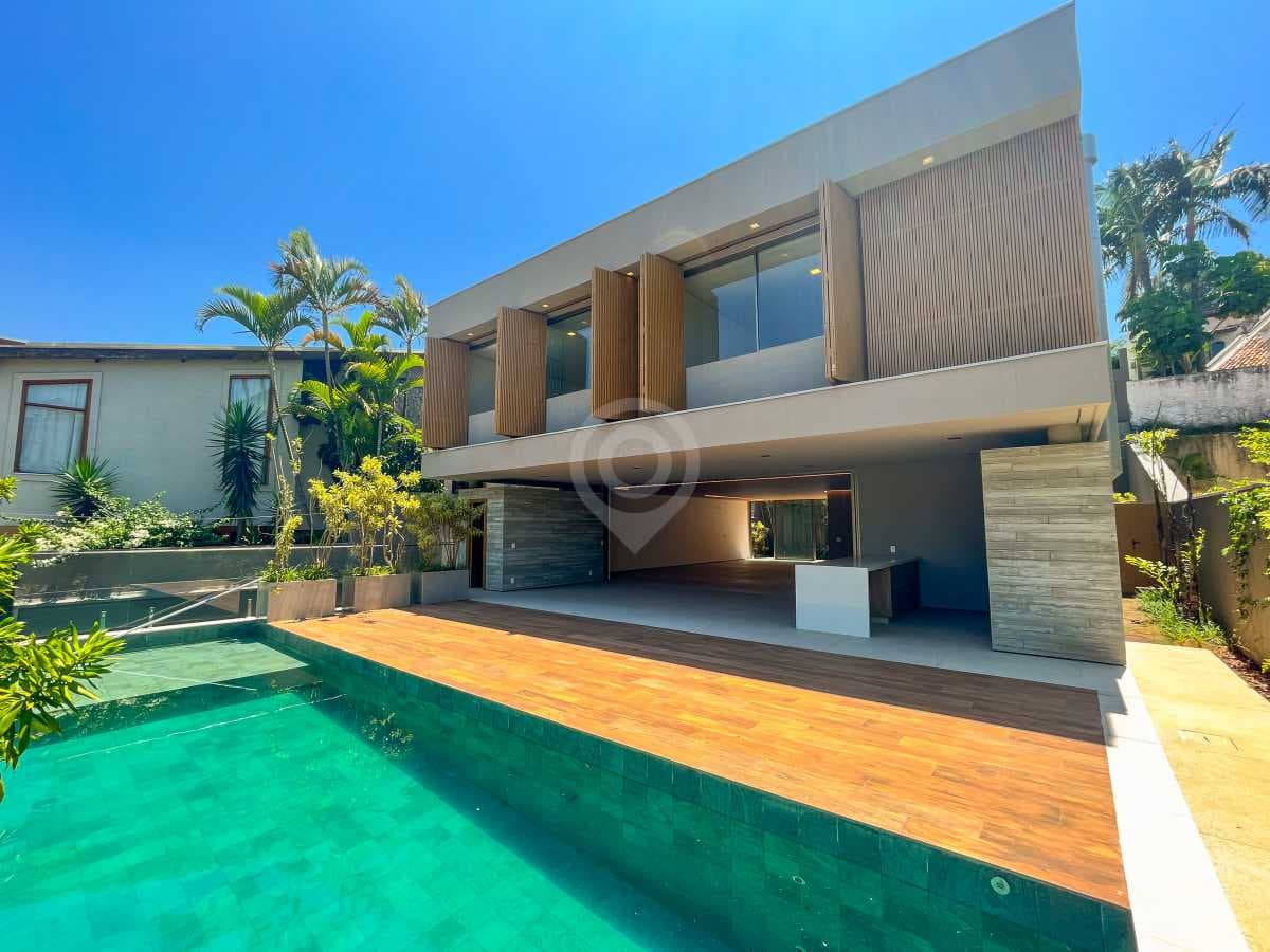 Casa em Condomínio com 4 suítes no Residencial Alphaville 1