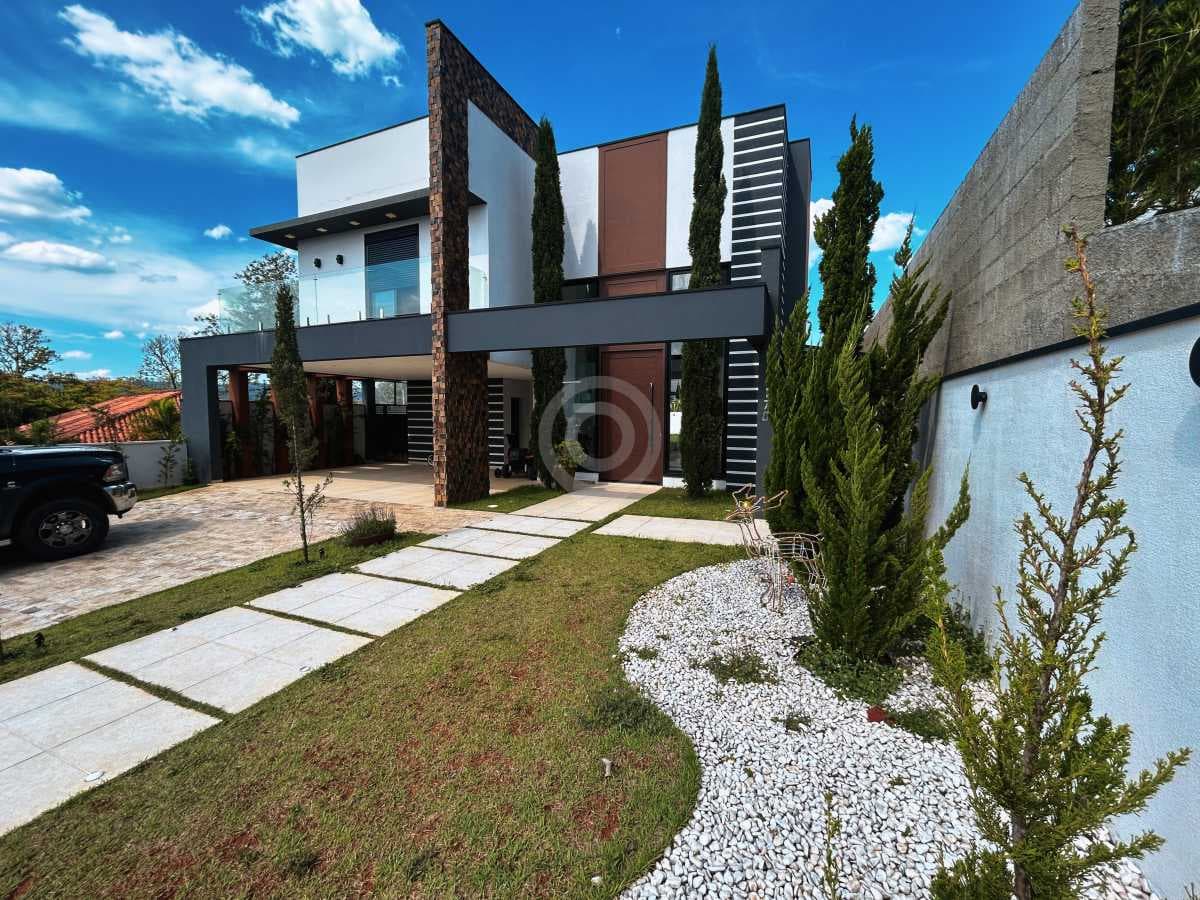 Casa em Condomínio com 2 suítes no Residencial Sete Lagos