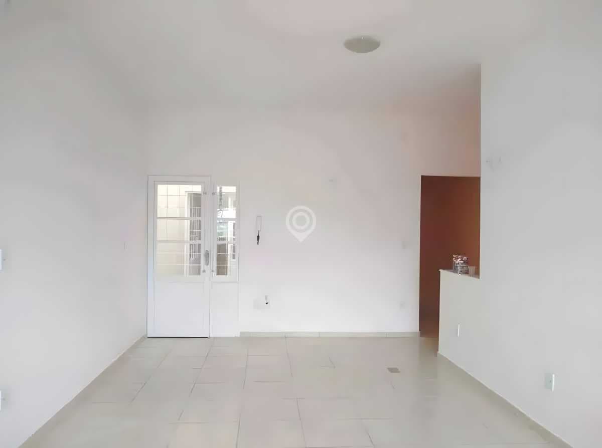 Casa de rua com 3 suítes no Jardim Tereza
