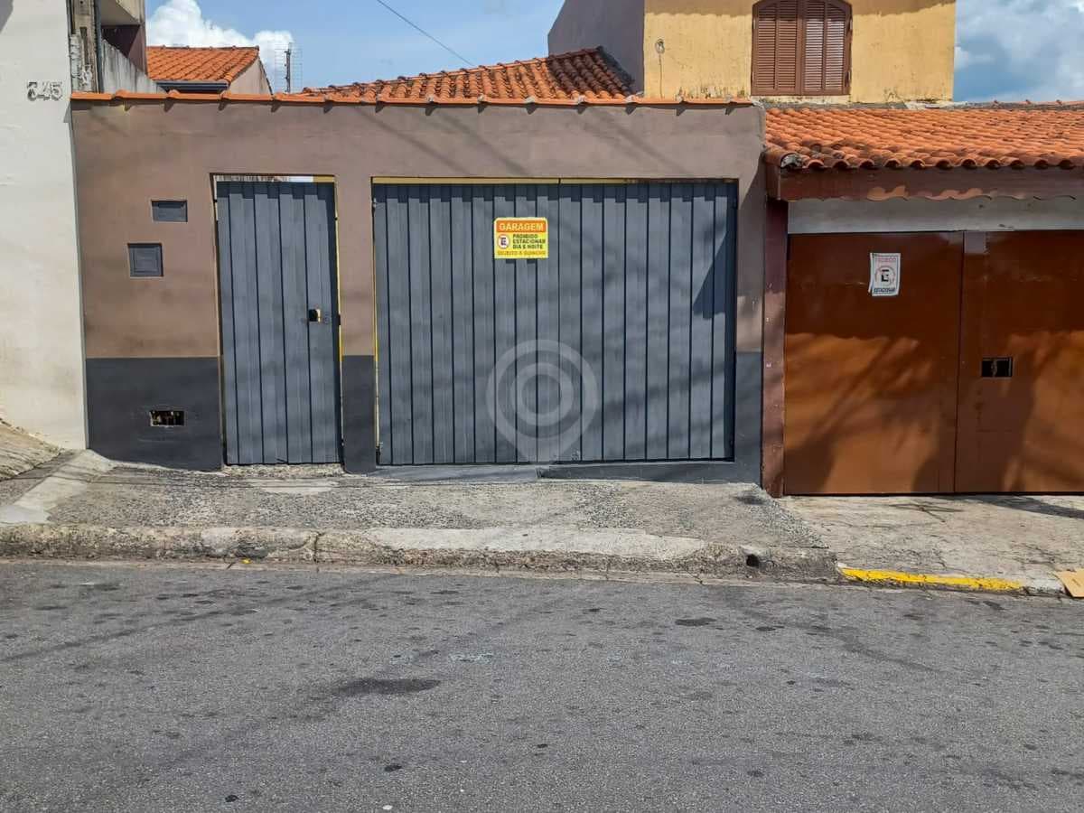 Casa de rua com 3 quartos no Parque San Francisco