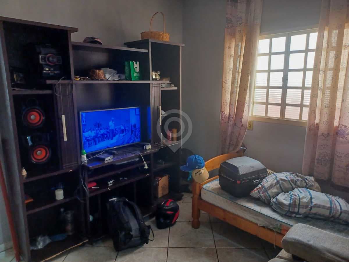 Casa de rua com 3 quartos no Parque San Francisco — foto 3