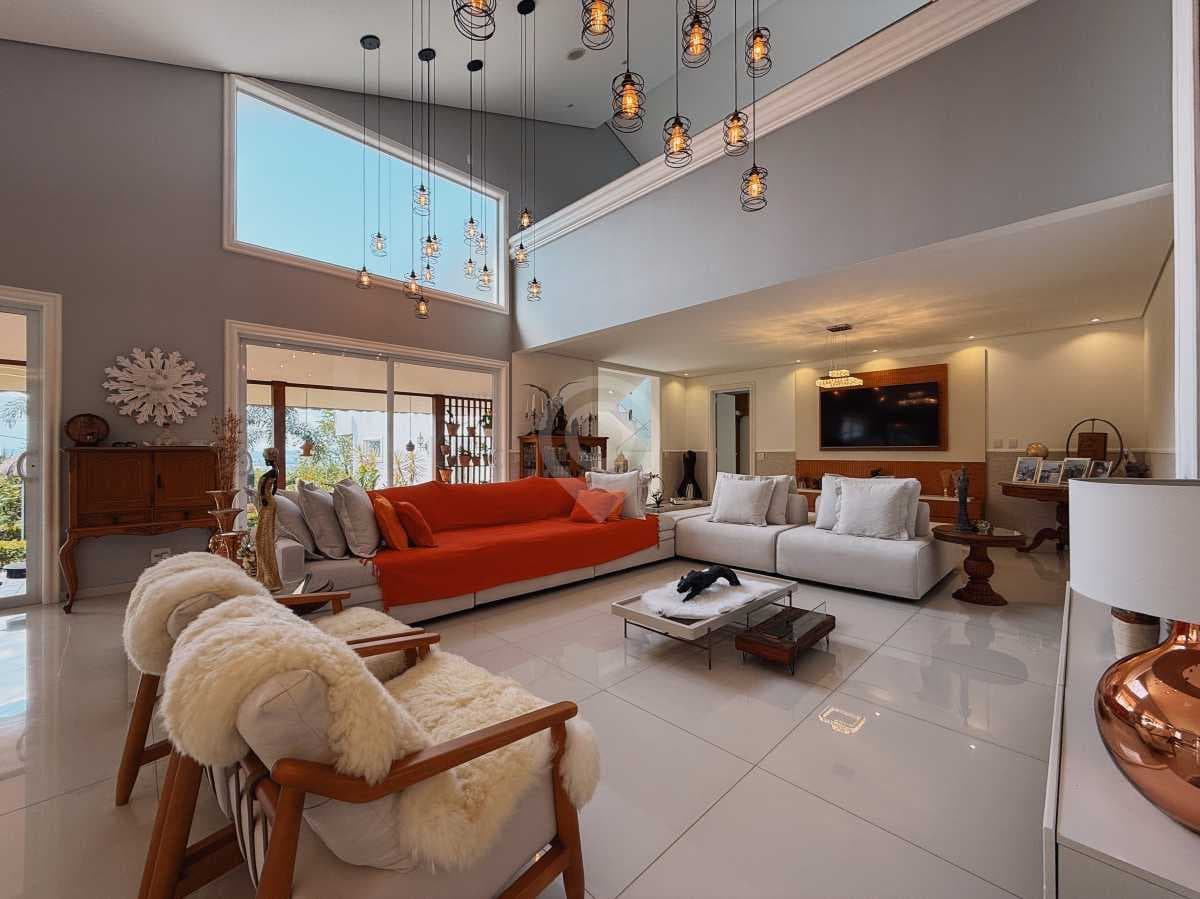 Casa em Condomínio com 3 suítes no Condomínio San Diego