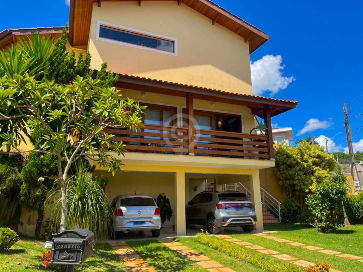 Casa em Condomínio com 3 suítes no Condominio Ville De France
