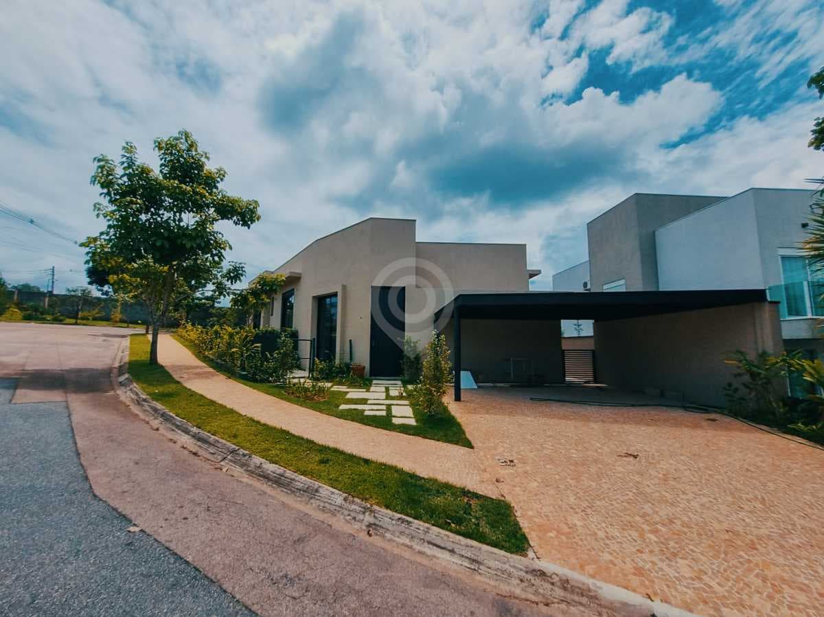 Casa em Condomínio com 3 suítes no Condominio Ville De France