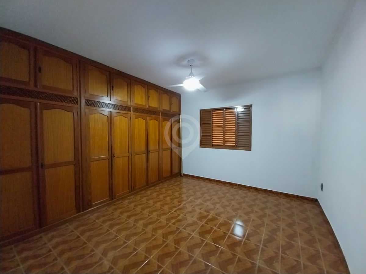 Casa de rua com 3 quartos no Jardim México — foto 3