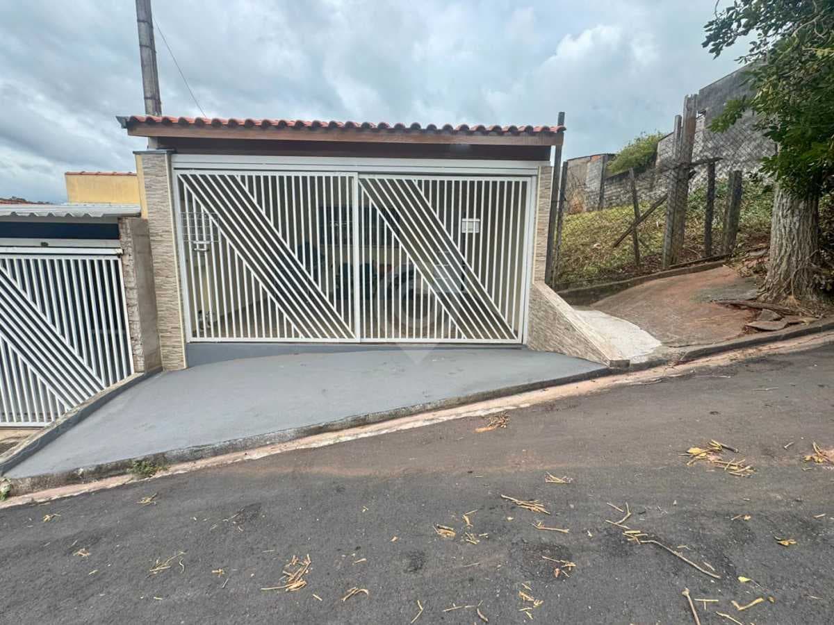 Casa de rua com 2 quartos no Jardim Virgínia