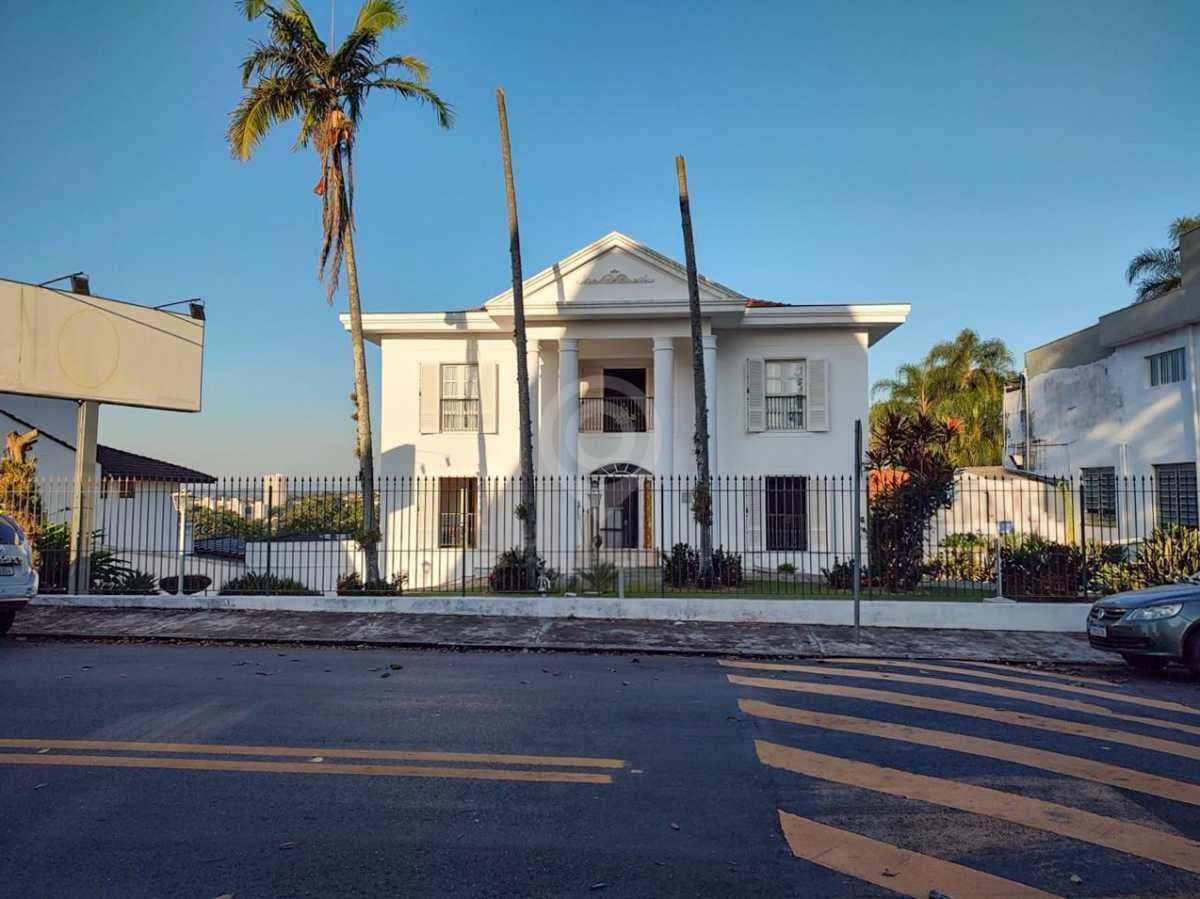 Casa de rua com 3 suítes no Jardim Alto de Santa Cruz