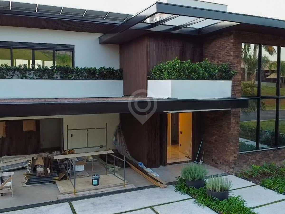 Casa em Condomínio com 4 suítes no Residencial Vereda Paraíso