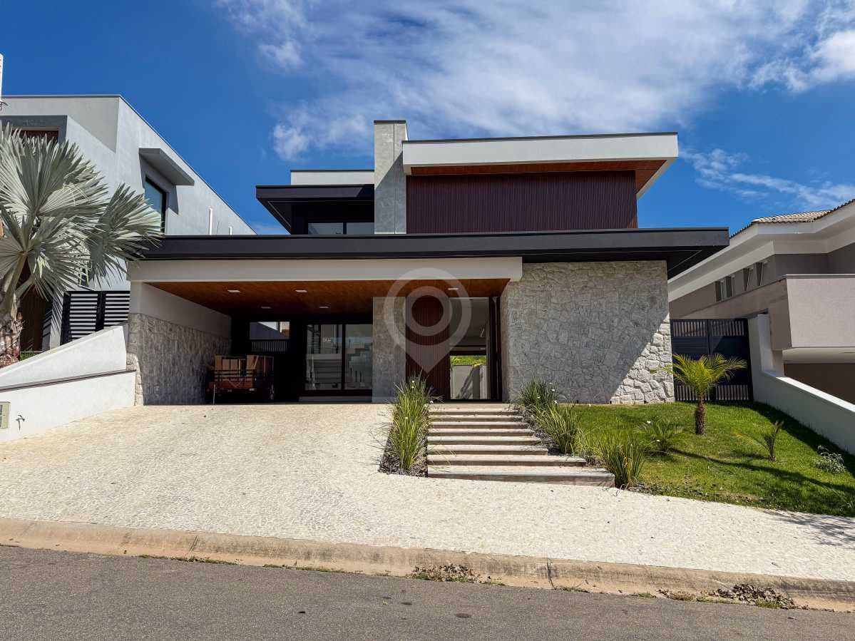 Casa em Condomínio com 4 suítes no Reserva Santa Rosa