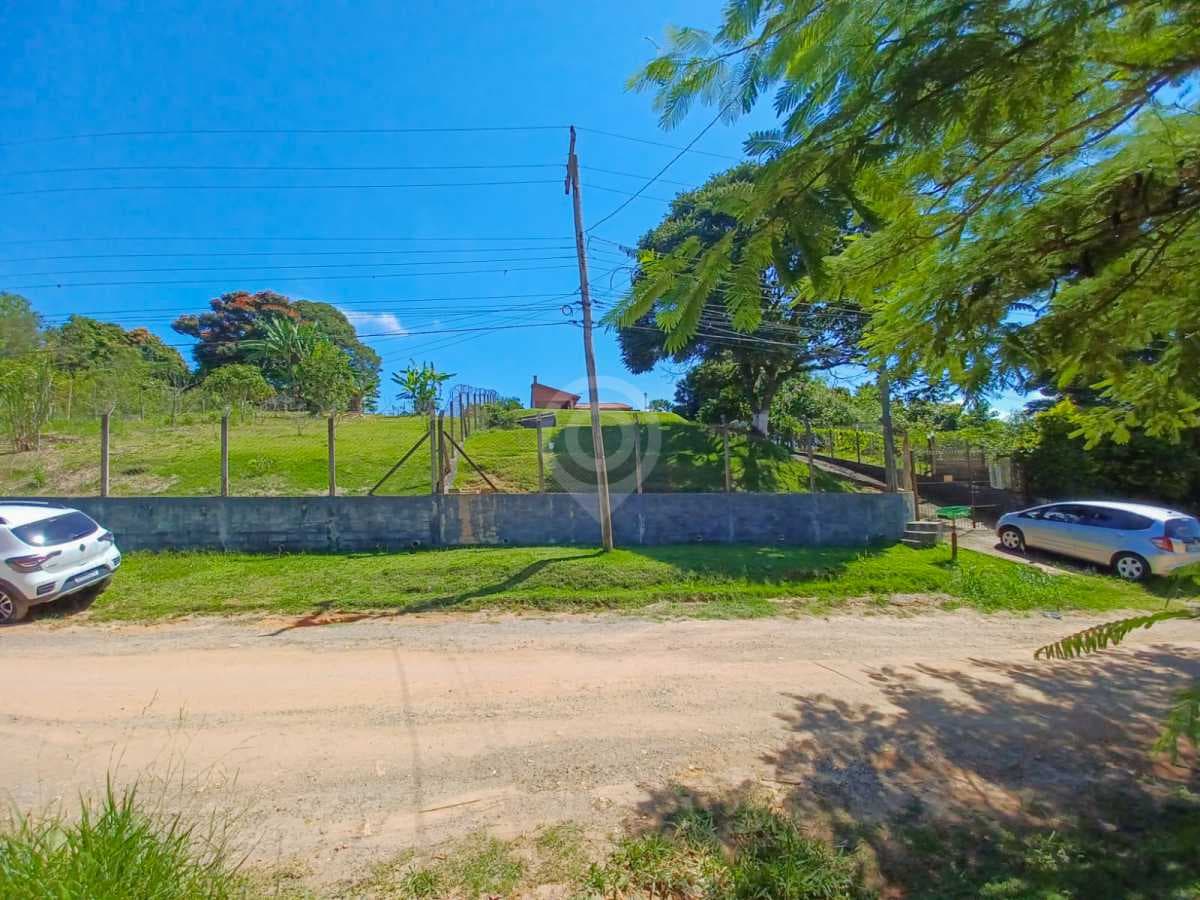 Chácara com 2 suítes no Loteamento Caminhos do Sol