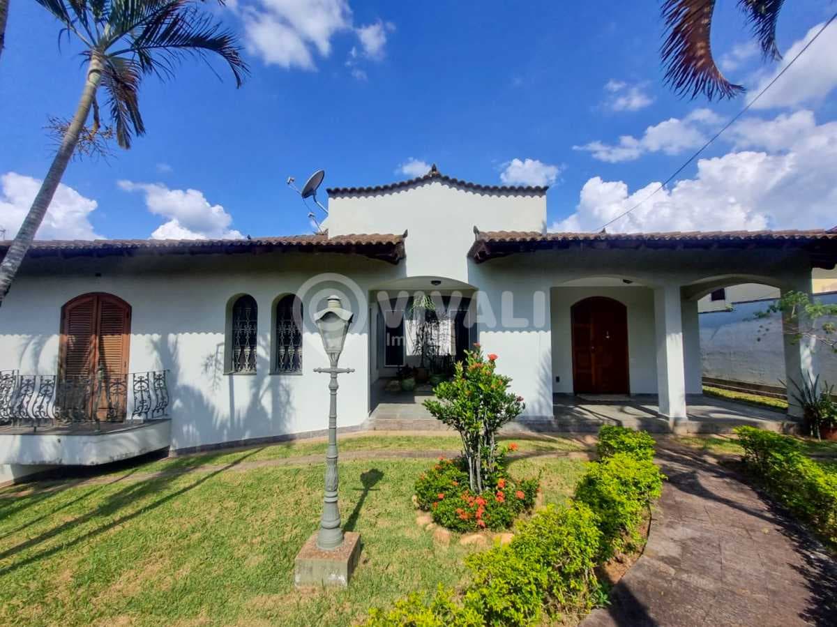 Casa em Condomínio com 3 suítes no Jardim Santa Rosa