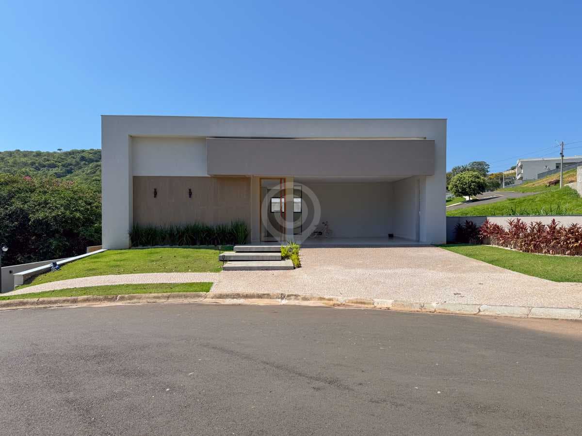 Casa em Condomínio com 1 suíte no Reserva Santa Rosa