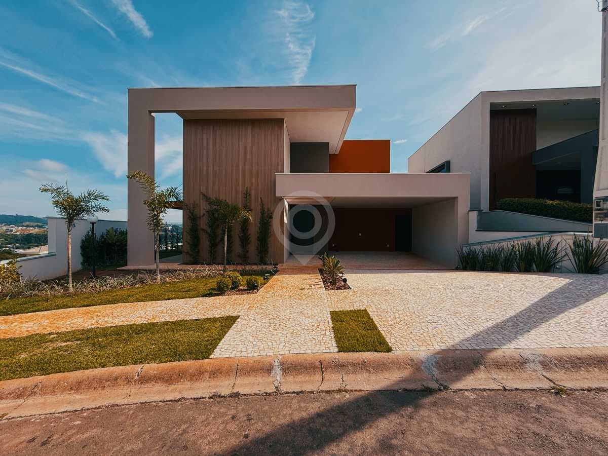 Casa em Condomínio com 4 suítes no Reserva Santa Rosa