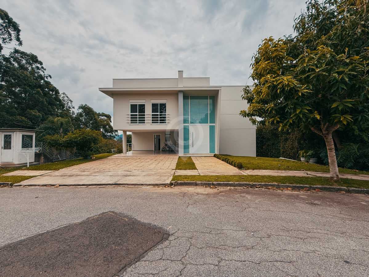 Casa em Condomínio com 4 suítes no Residencial Villaggio Paradiso