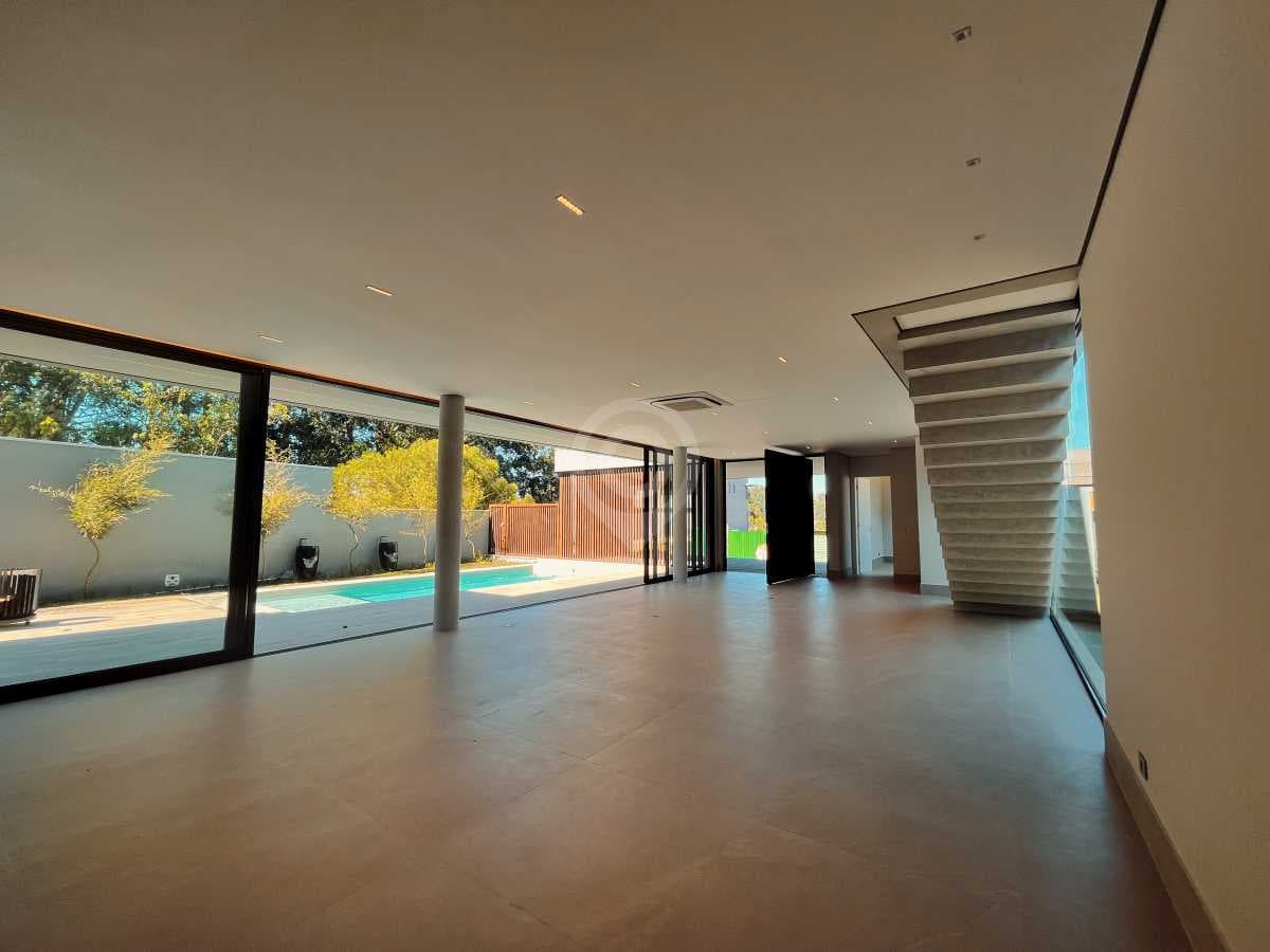 Casa em Condomínio com 4 suítes no Centro Comercial Jubran — foto 2