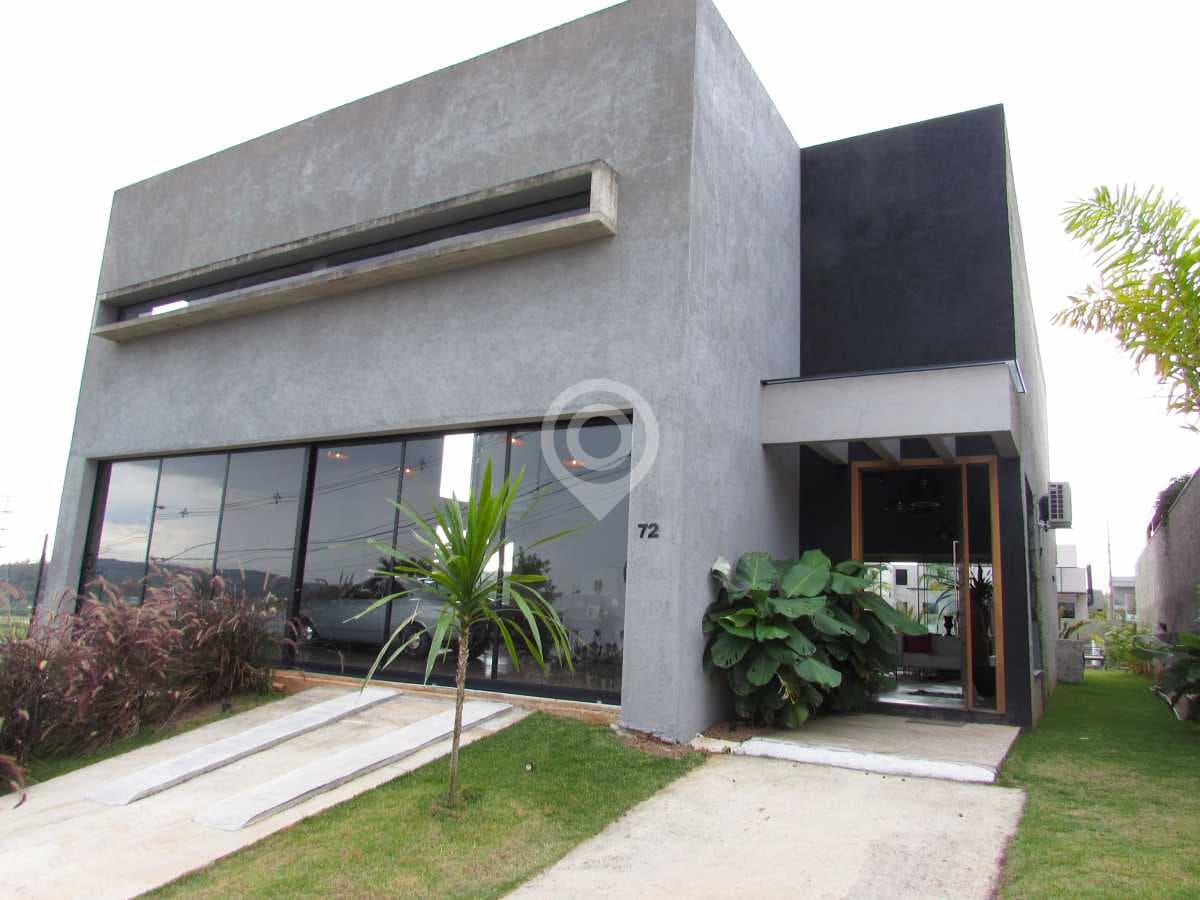 Casa em Condomínio com 3 suítes no Residencial Sete Lagos