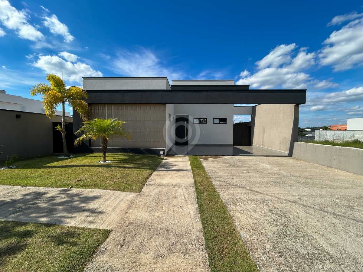Casa em Condomínio com 3 suítes no Ecologie Residencial