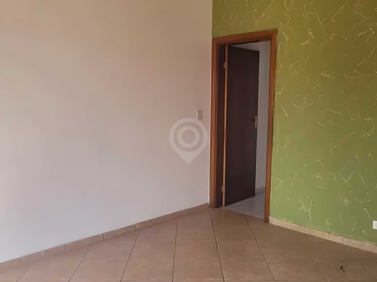 Casa de rua com 3 quartos no Centro — foto 2