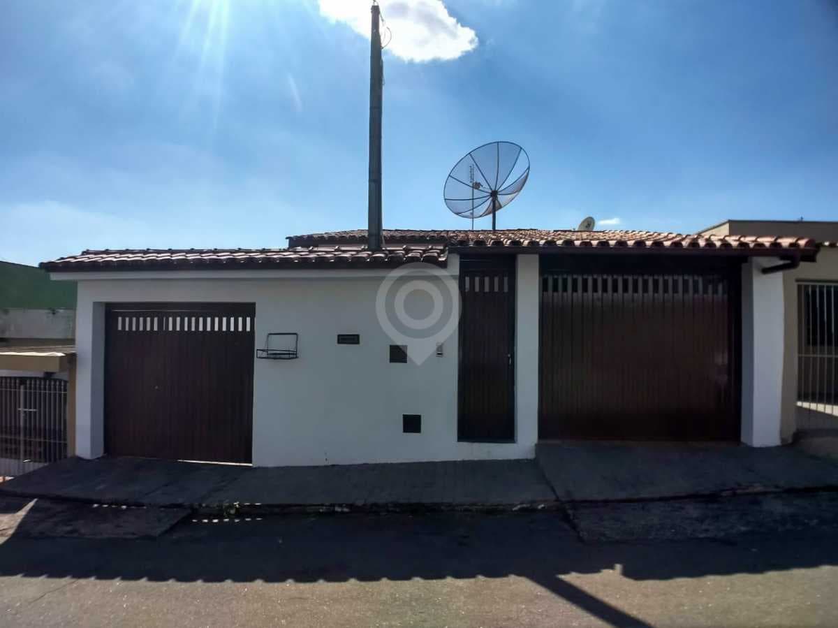 Casa de rua com 3 quartos no Vila Cruzeiro
