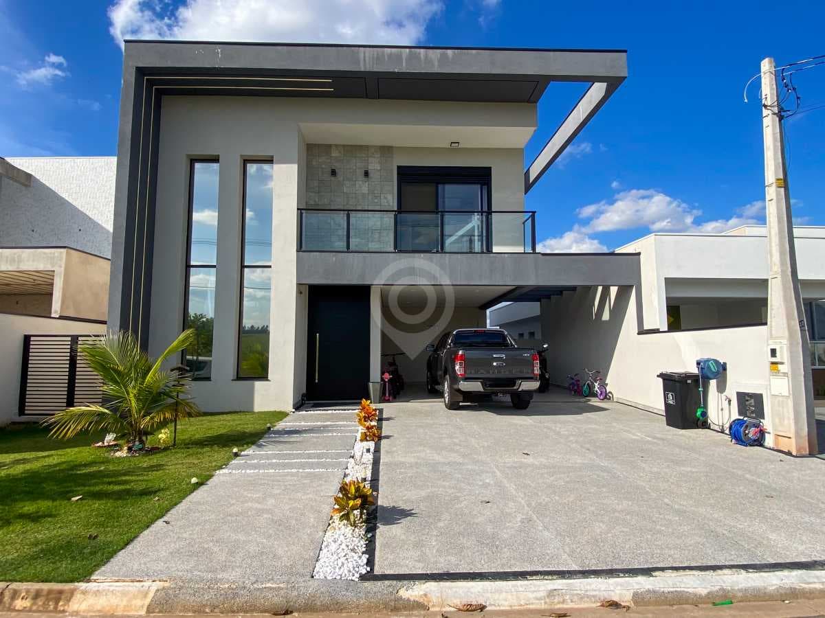 Casa em Condomínio com 3 suítes no Ecologie Residencial