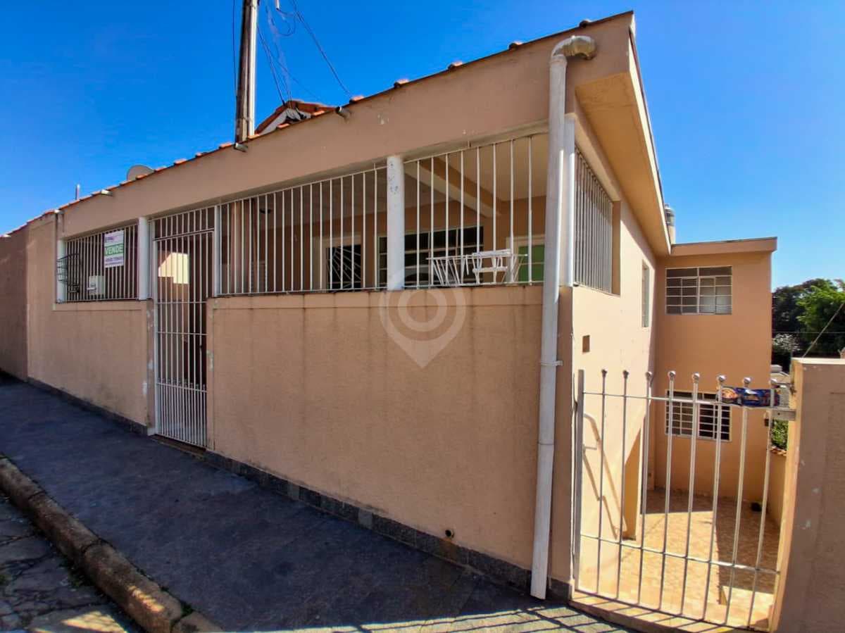 Casa de rua com 2 quartos no Jardim Santo Antônio