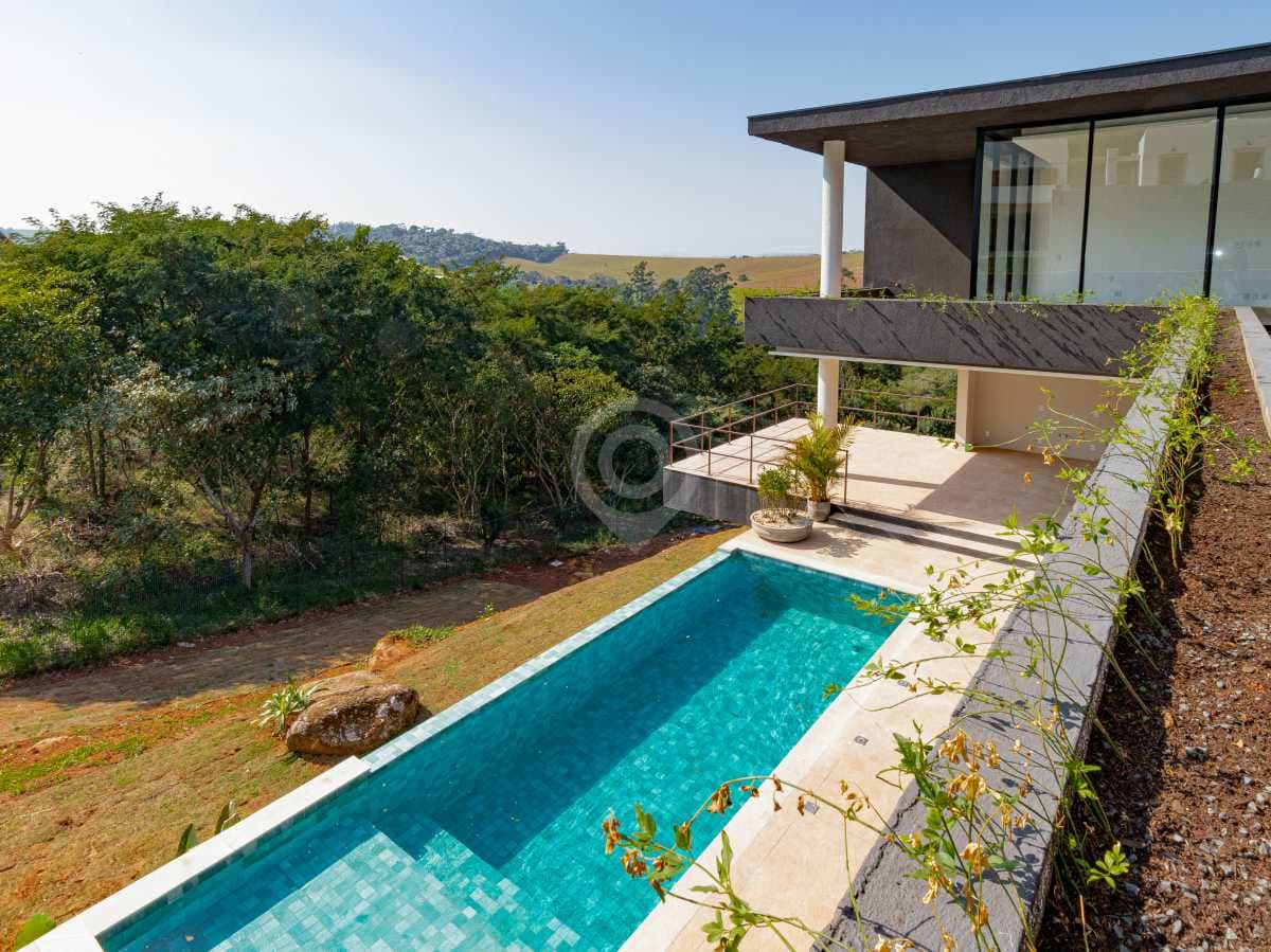 Casa em Condomínio com 5 suítes no Loteamento Fazenda Dona Carolina