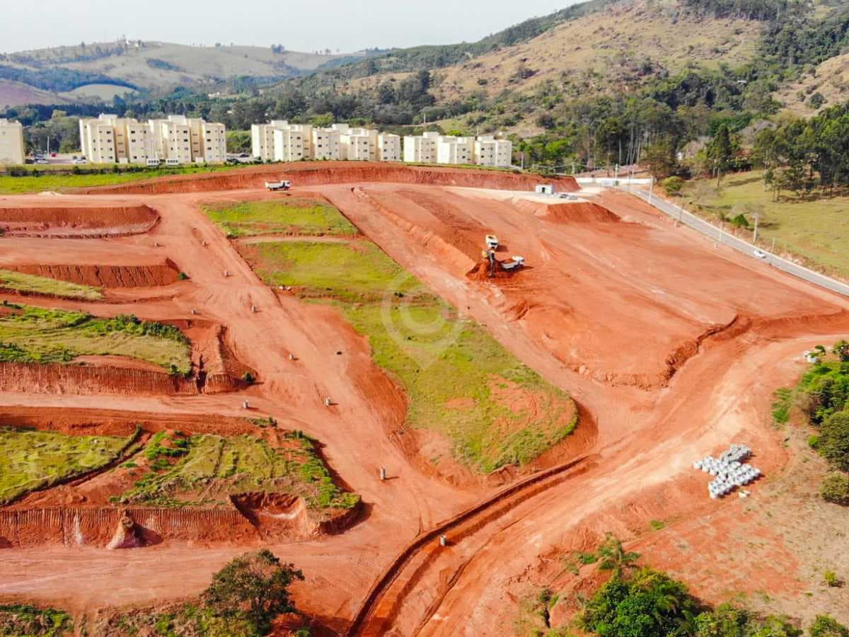 Terreno no Parque dos Antúrios