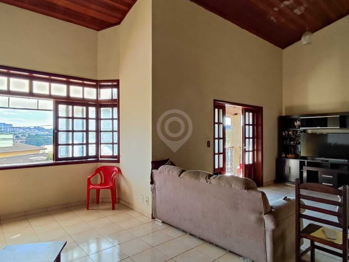 Casa de rua com 1 suíte no Jardim Salessi — foto 3
