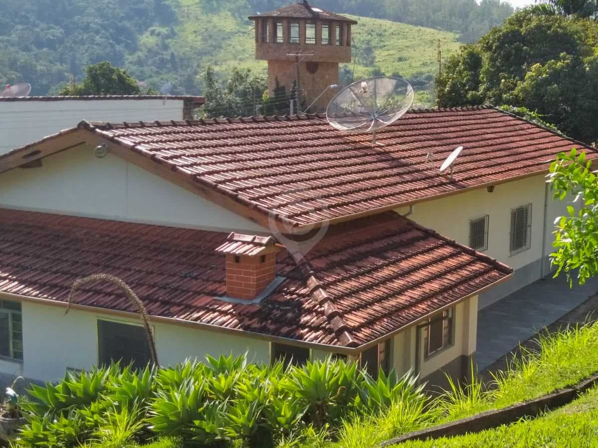 Casa de rua com 5 quartos no Jardim Seabra