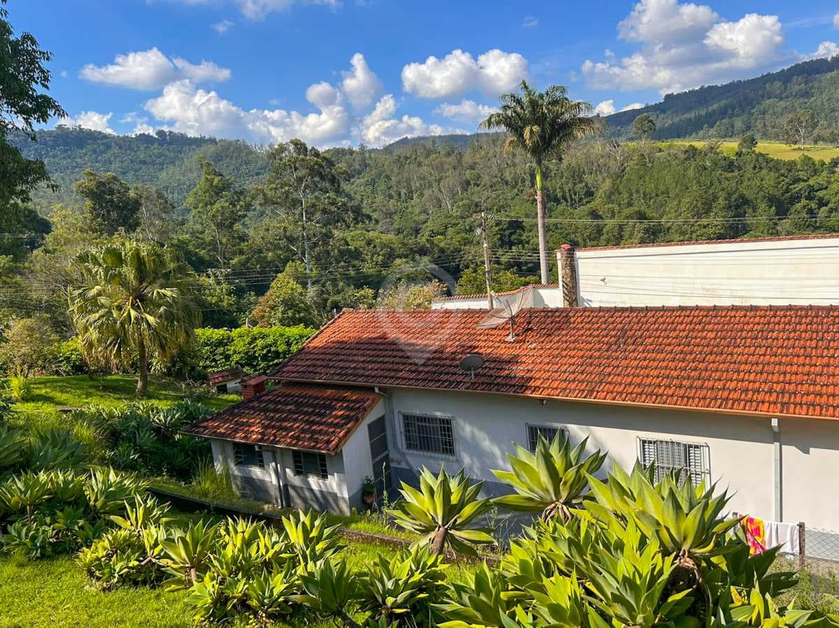 Casa de rua com 5 quartos no Jardim Seabra — foto 2