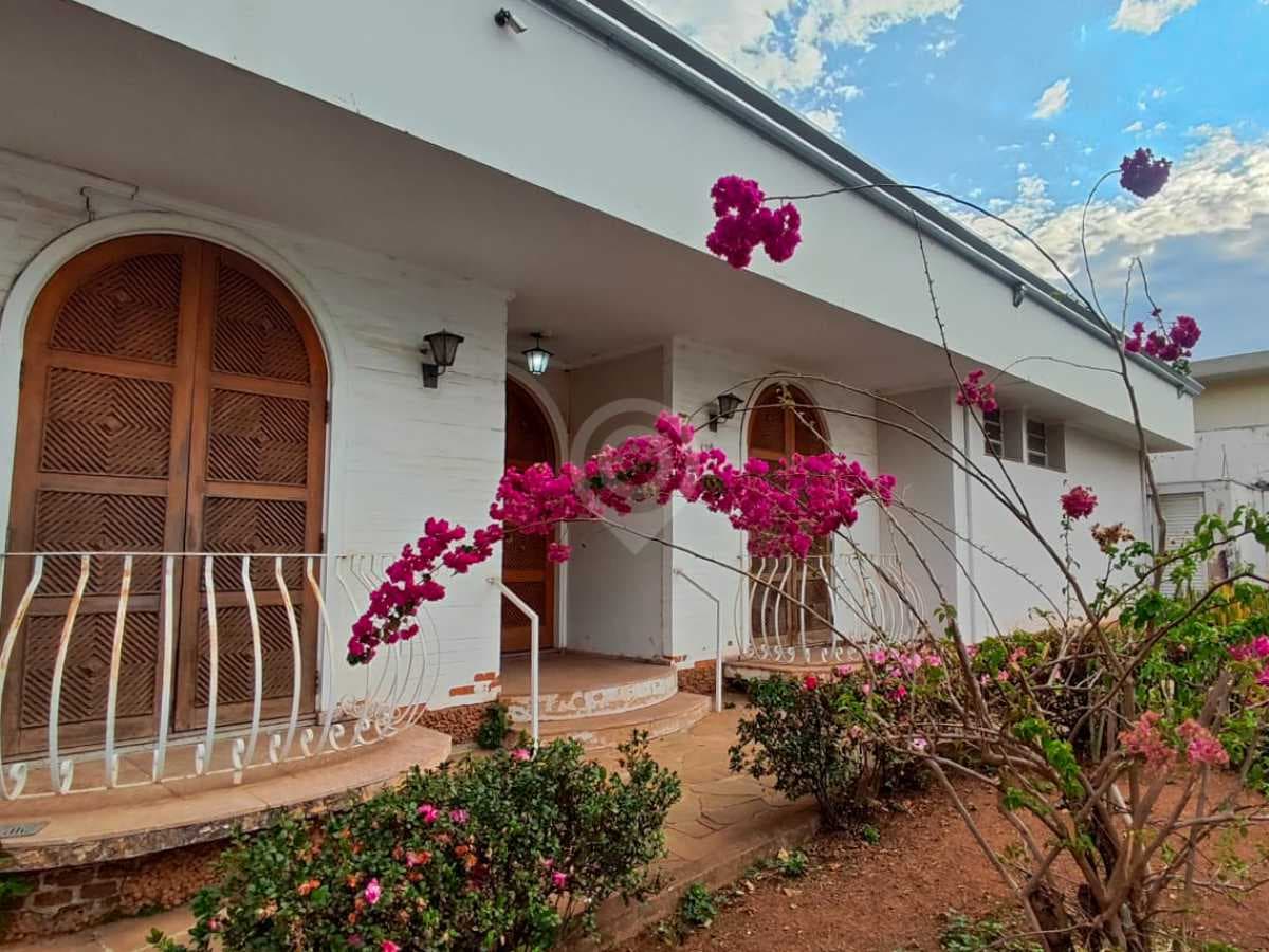 Casa de rua com 3 suítes no Jardim São José