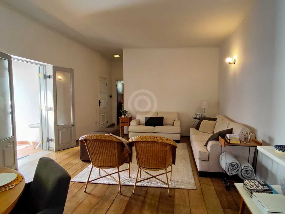 Casa de rua com 1 suíte no Centro
