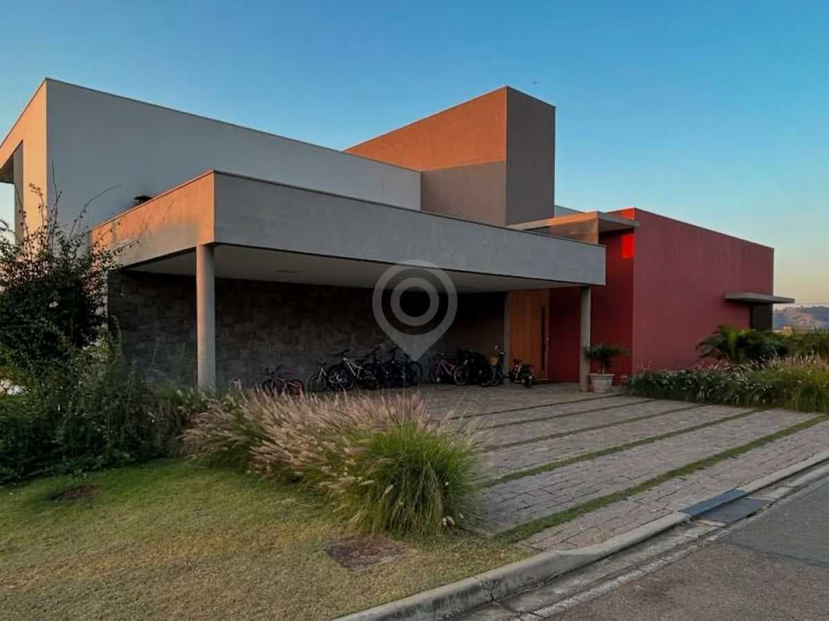 Casa em Condomínio com 6 suítes no Residencial Sete Lagos