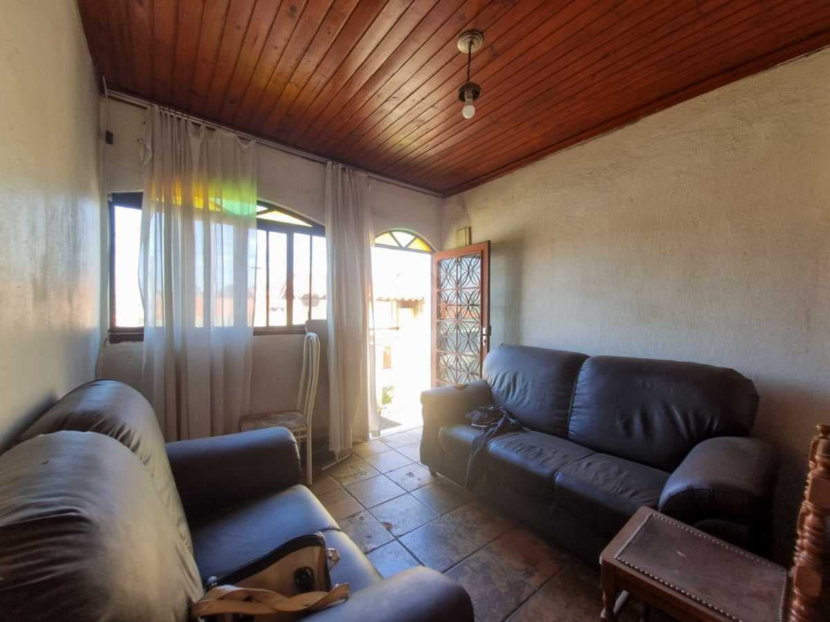 Casa de rua com 3 quartos no Núcleo Residencial Abramo Delforno — foto 2