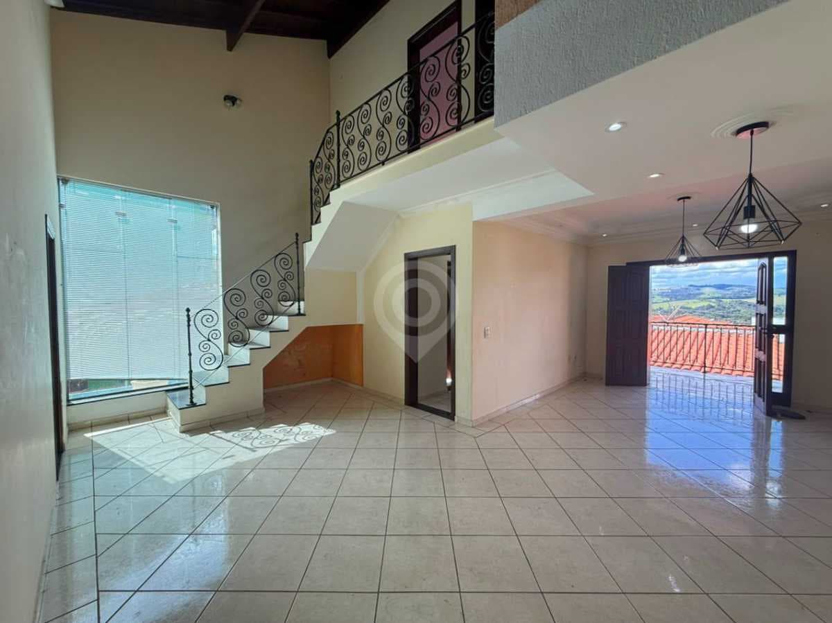 Casa de rua com 1 suíte no Jardim Virgínia — foto 2