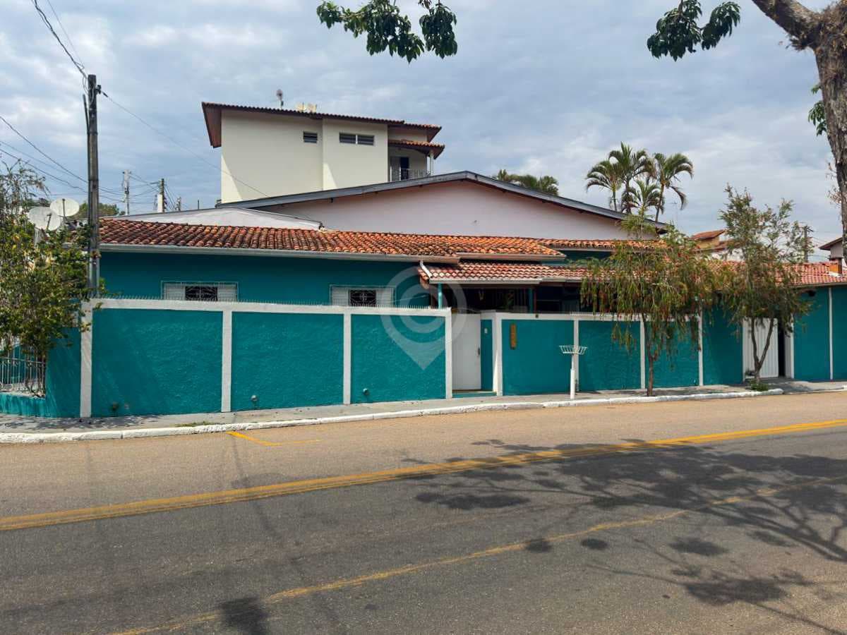 Casa de rua com 1 suíte no Vila Brasileira