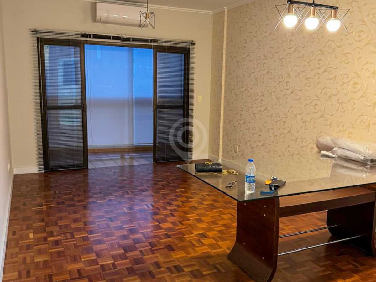 Apartamento com 1 suíte no Edifício José Carbonari