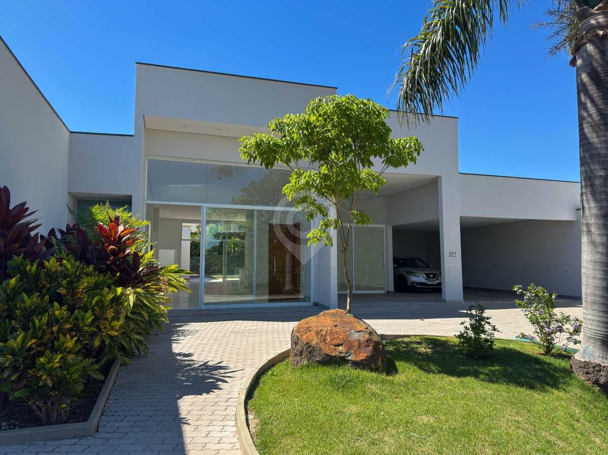 Casa em Condomínio com 5 suítes no Ortizes