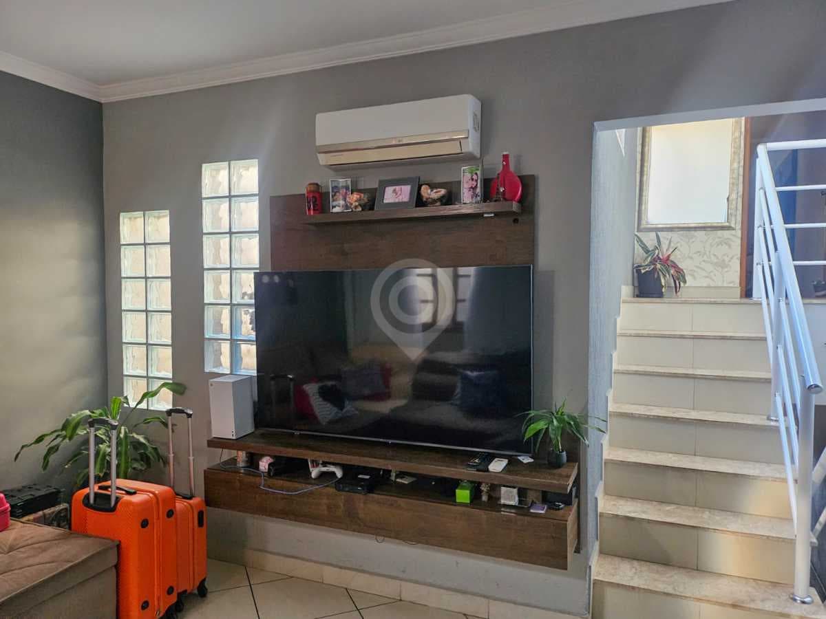 Casa de rua com 1 suíte no Vila Centenário — foto 2