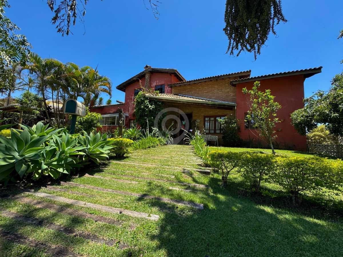 Casa em Condomínio com 4 suítes no Jardim Nossa Senhora das Graças