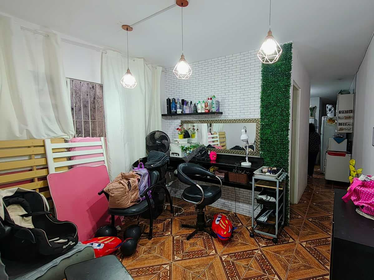 Casa de rua com 4 quartos no Parque Tescarollo — foto 3