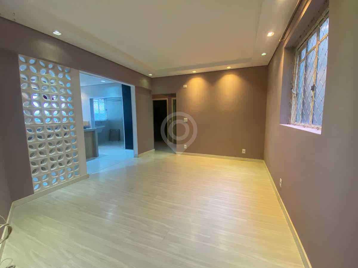Apartamento com 2 quartos no Edifício Tescarollo