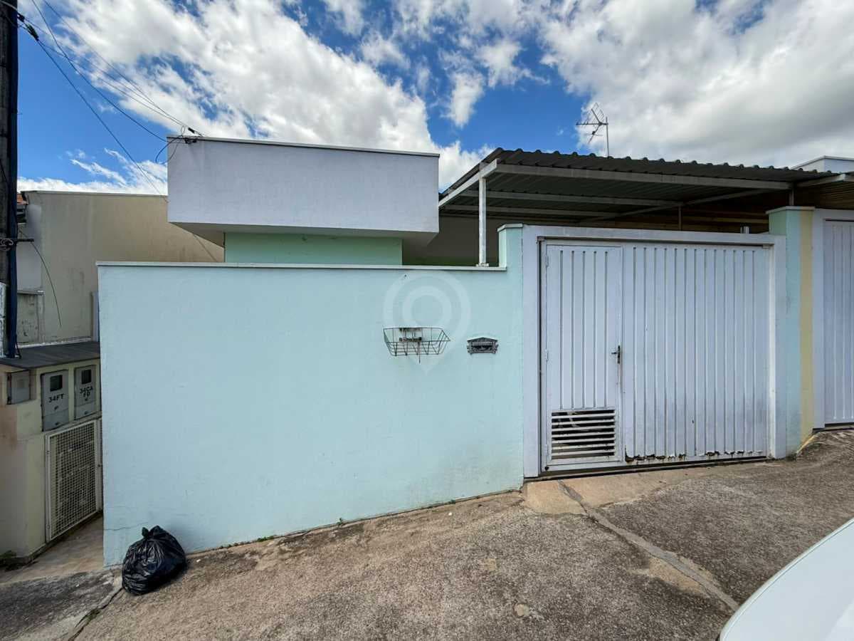 Casa de rua com 5 quartos no Loteamento Vila Real