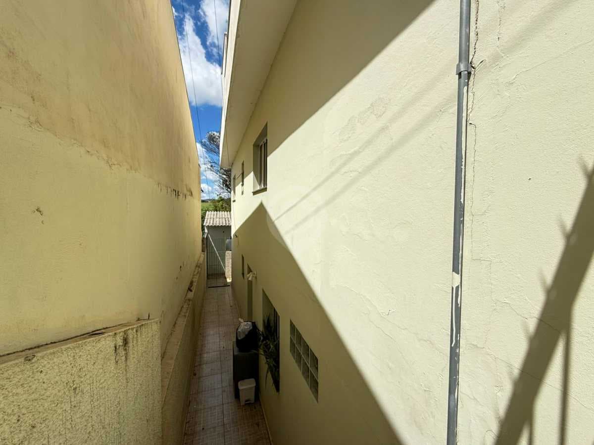 Casa de rua com 5 quartos no Loteamento Vila Real — foto 2