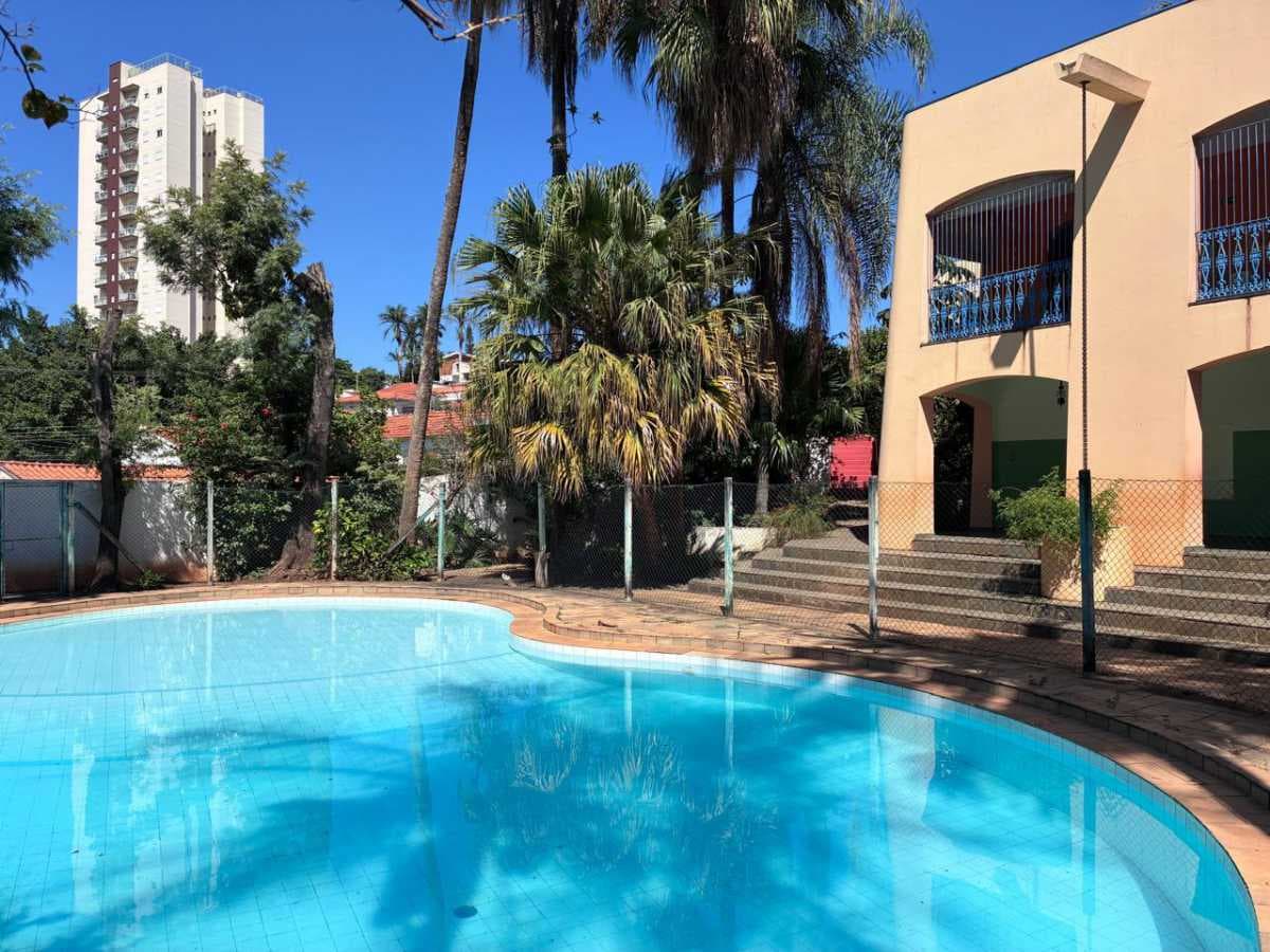 Ponto comercial com 1 suíte no Vila Santa Cruz